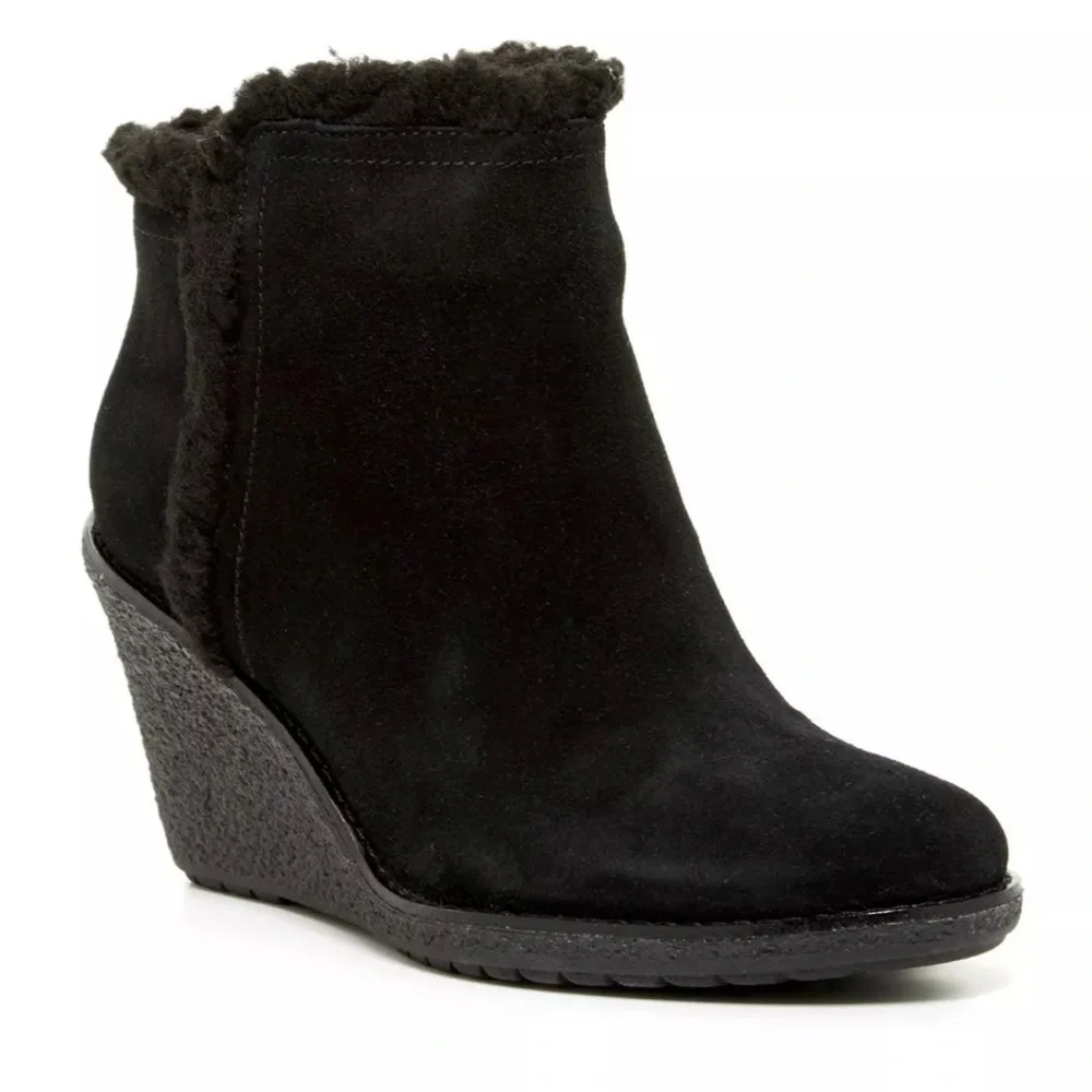Cole Haan Women's‎ 8 Black Michelle Boots Waterproof Wedge Heel Suede Sherpa Zip